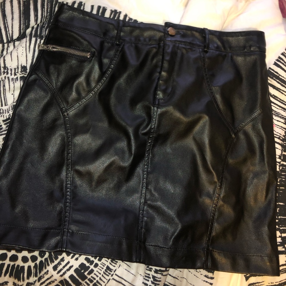 High waisted leather skirt from Windsor